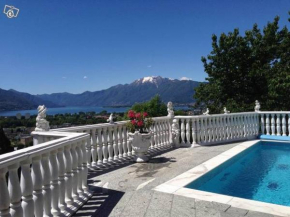 Dream holiday house with a fantastic view of Lake Maggiore and the pool